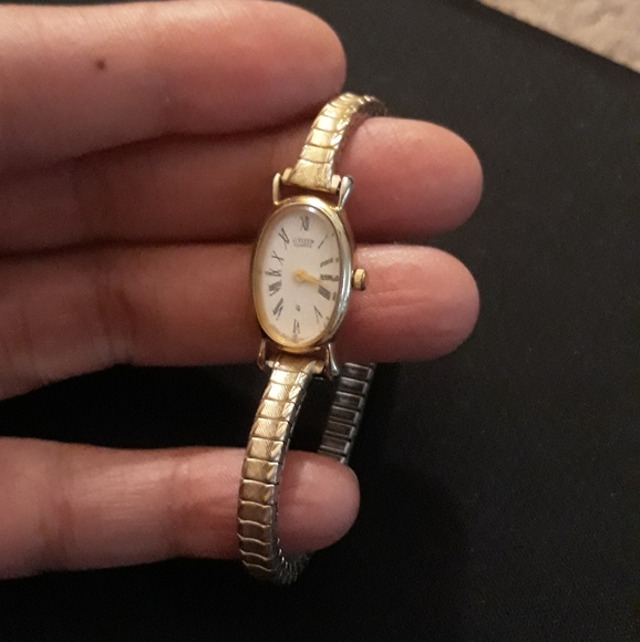 WATCHES..TIMEPIECE COLLECTORS..9 Watches total..ASSORTED BRANDS/ STYLES.. - Picture 13 of 16